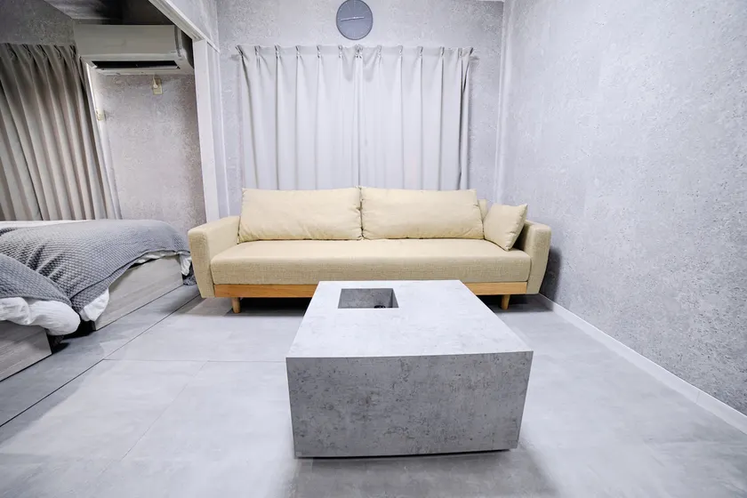 [With a projector] Modern room in the Shinagawa area, 5-minute walk to Togoshi Ginza, direct access to Asakusa, 36 m² | Spacious. - Image 1
