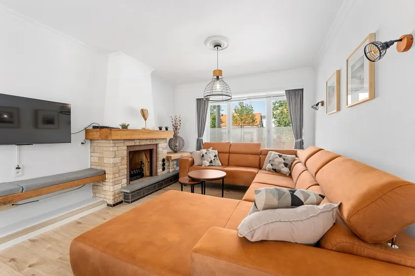 Spacious seaside house with sunny garden & terrace-9p - Image 1