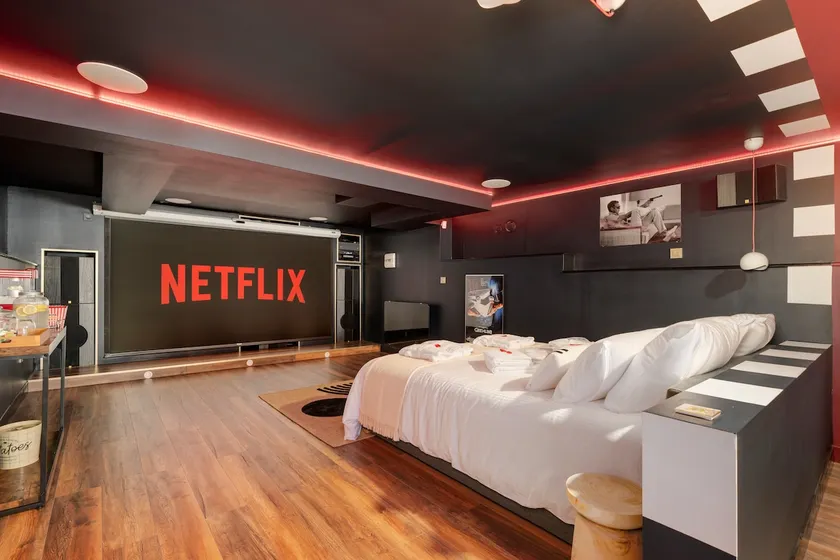 Premium Cinema Room with Spa and Private Garden - Image 1