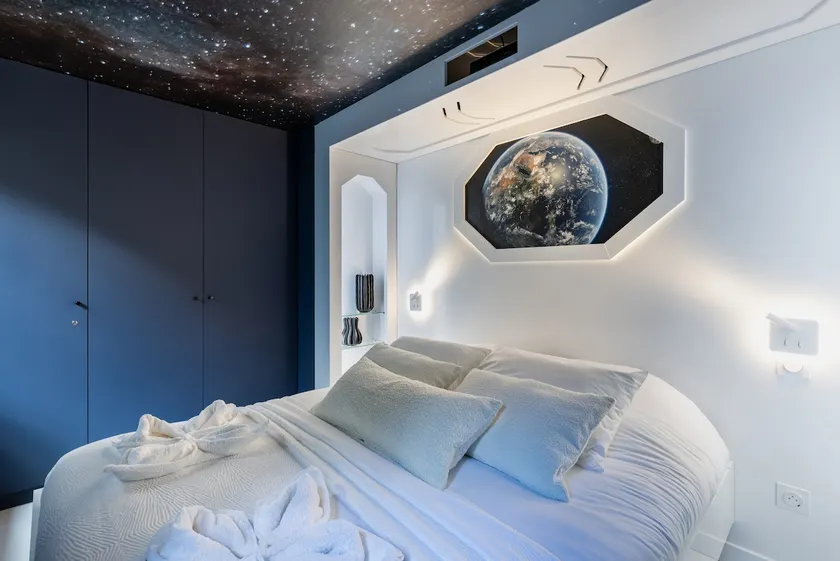 Galaxy Suite - Starry Stay with Balneo for Two! - Image 1