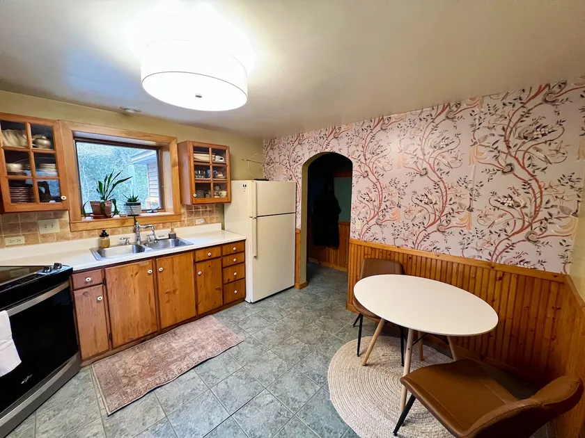 The Artists Cottage - Image 1