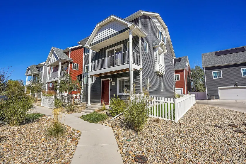 Modern 3BR House Near Higways & Denver Int Airport - Image 1