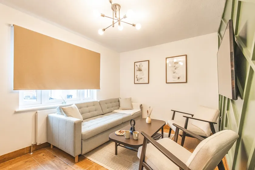 Central & Seaside: Comfort - Image 1