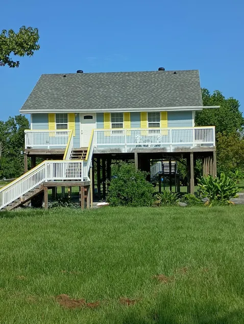 Butsy's Fish Camp - Image 1