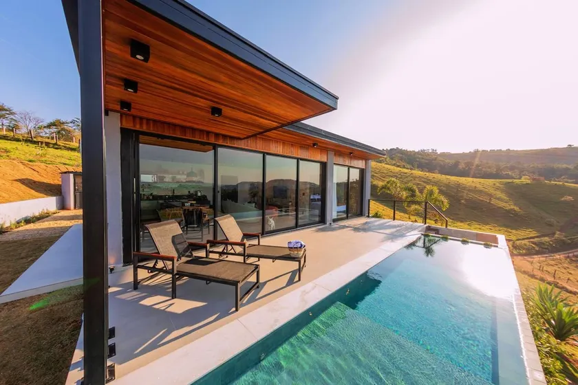 Vista House - Heated pool and breakfast - Image 1