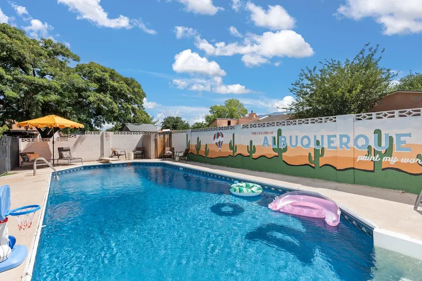 5 Bed, Sleeps 16! Pool, Hot Tub, Game Room & Golf! - Image 1