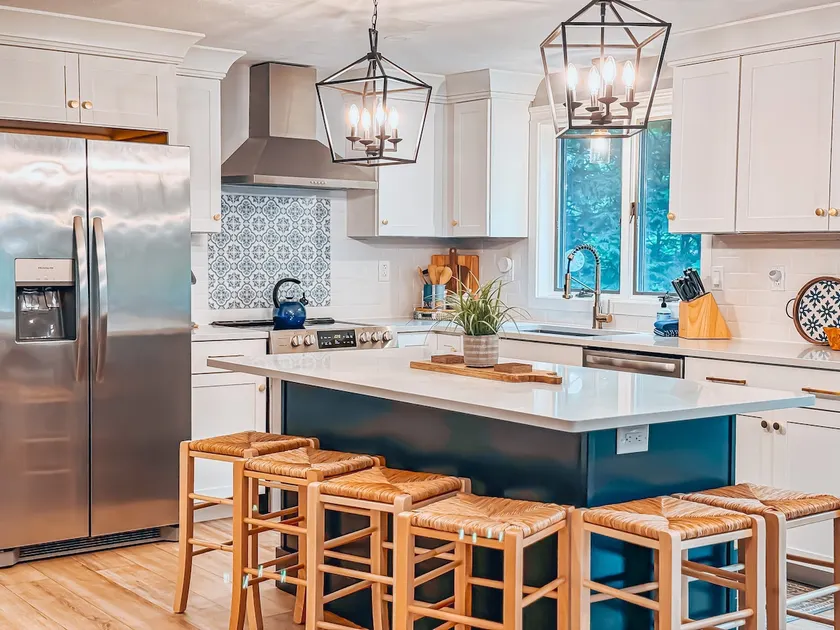Stylish Retreat: Ski & Village Bliss Awaits! - Image 1