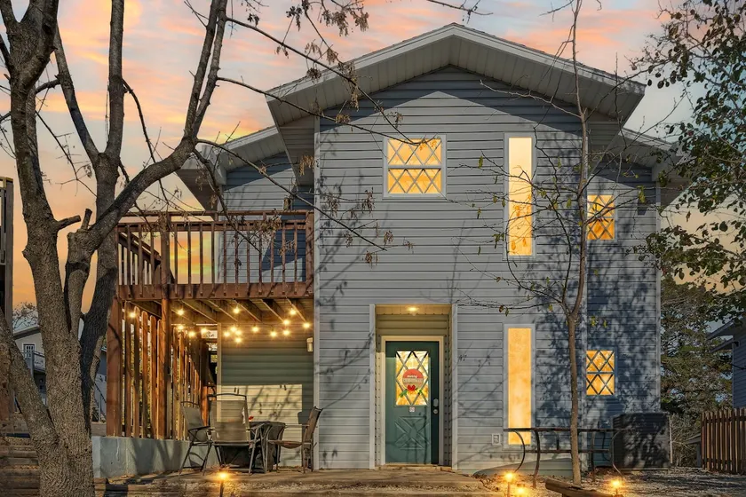 Captain's Hideaway | Sleeps 14 | Private Fire Pit - Image 1