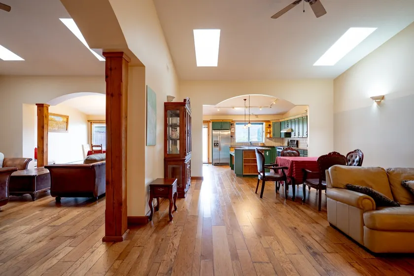 Fort Wine Manor: Entire Private Estate Home - Image 1