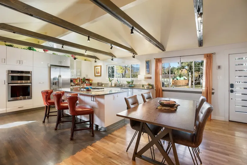 Entire home w/ rooftop deck + spacious interior! - Image 1
