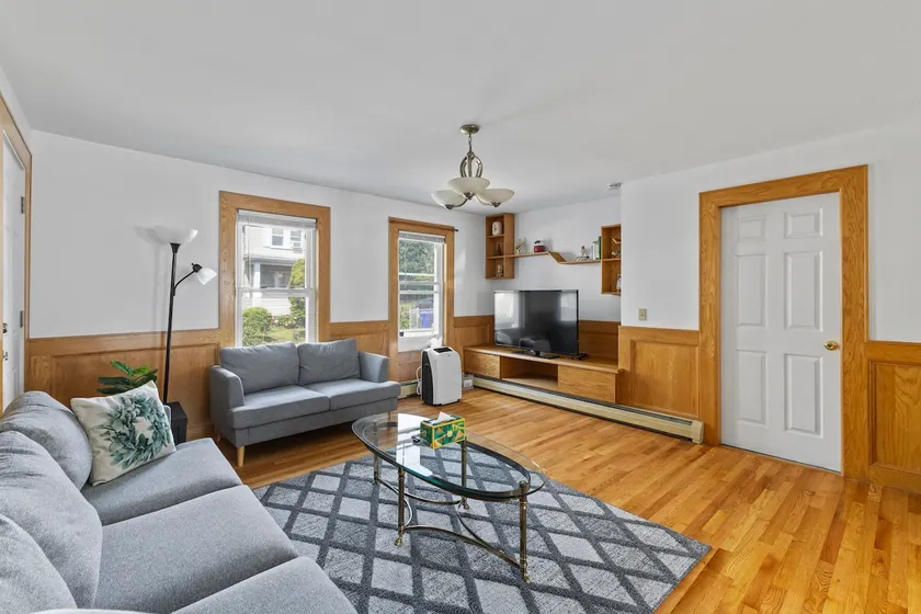 Malden 3 BR entire house/Free pK - Image 1