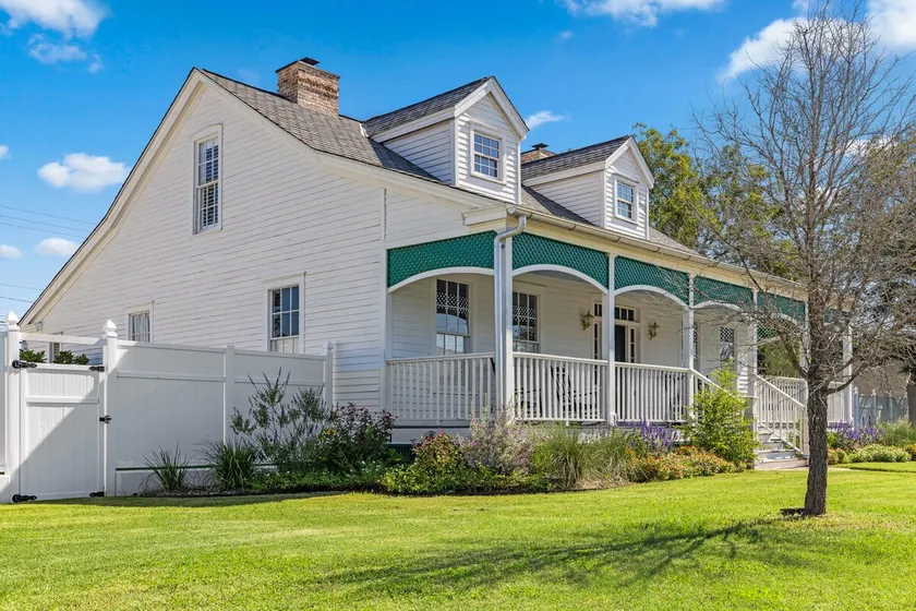 The Historic York House in Giddings - Image 1