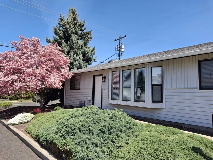 3Bd/2Bth Clean & Simple Condo for a 5-Star stay! - Image 1
