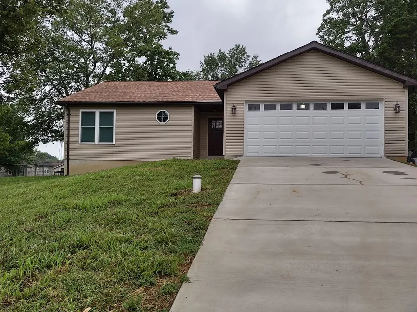 Entire Home in - Byrnes Mill MO - Image 1