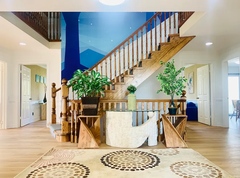 Amazing Unique House in Richmond Hill - Image 1