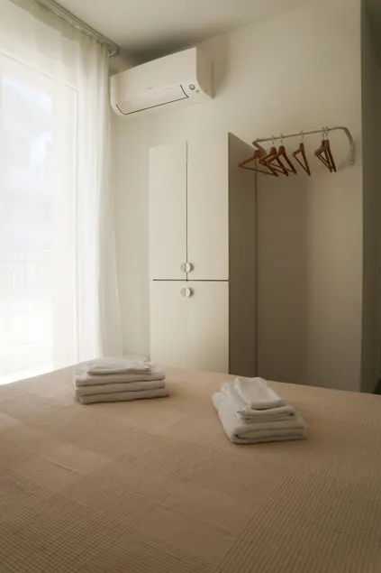 [Venice just minutes away] Riviera Apartment 02 - Image 1