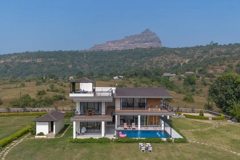 6BR |Lake+Jacuzzi|StayVista| Evara Villa @Lonavala - Image 1