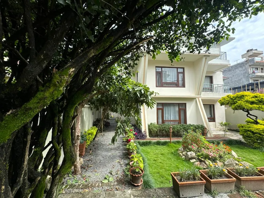 Ground Floor 2BHK Retreat | Garden View & Parking - Image 1