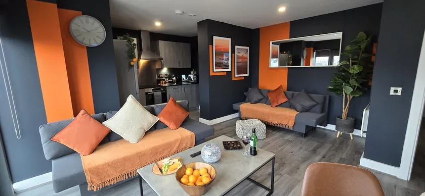 Stylish Dockside Apartment | Sleeps 8 - Image 1