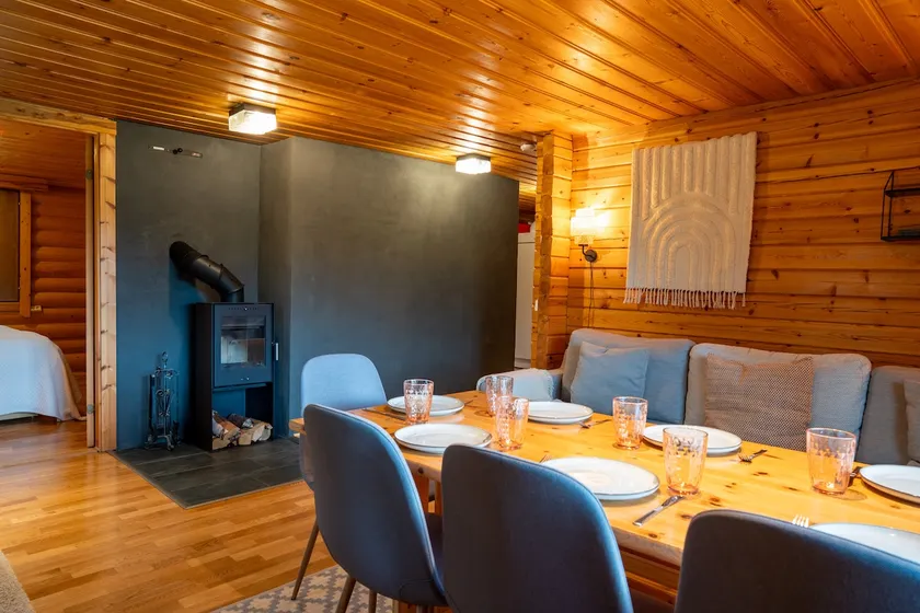 Log cabin, view to fjell, sauna, 2 bedr. Wifi - Image 1