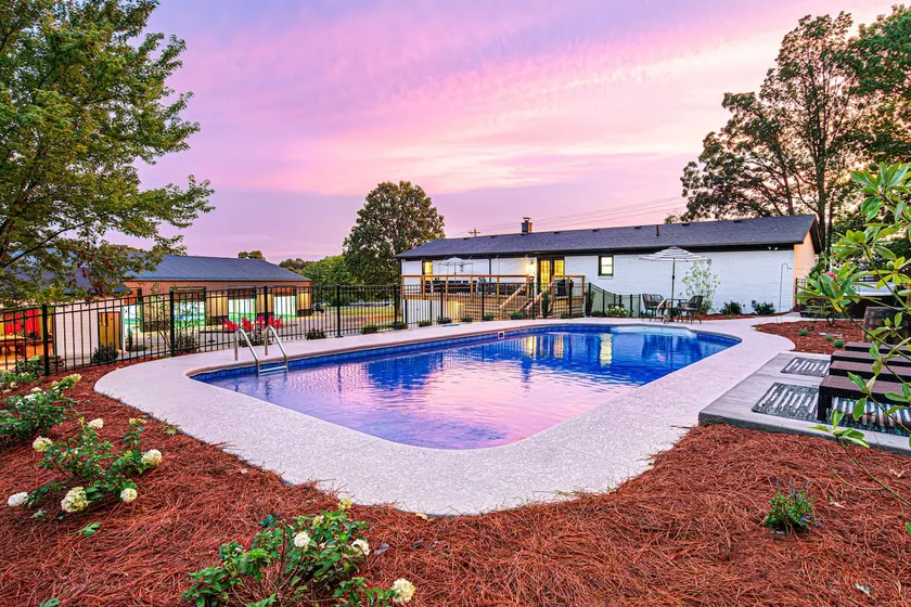 Pool*Pickleball Bldg*HotTub*Speakeasy*BourbonTrail - Image 1