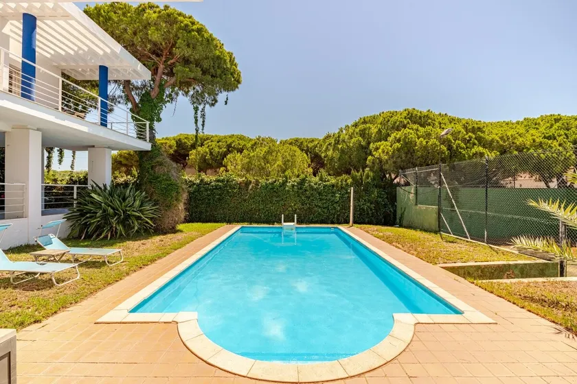 Piscina y pádel privados junto a Doñana - Image 1