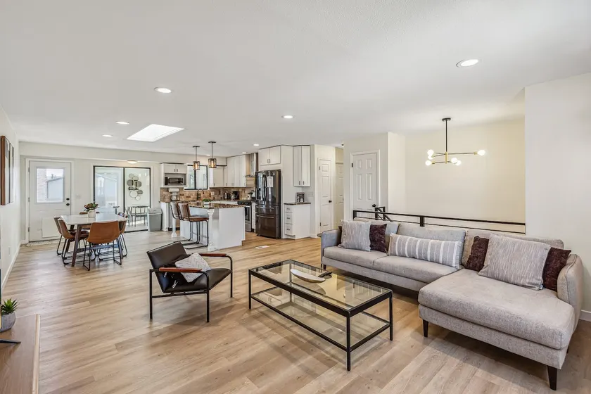 DenverStays | Bright 4BD Suburban Nest w/Garage! - Image 1