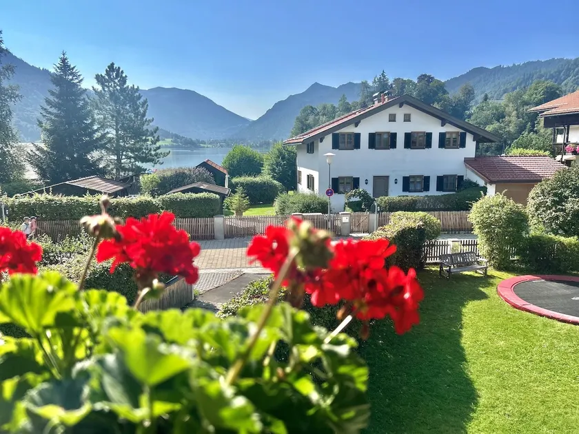 Vacation home ”Seeblick” directly on Lake Schliersee - Image 1