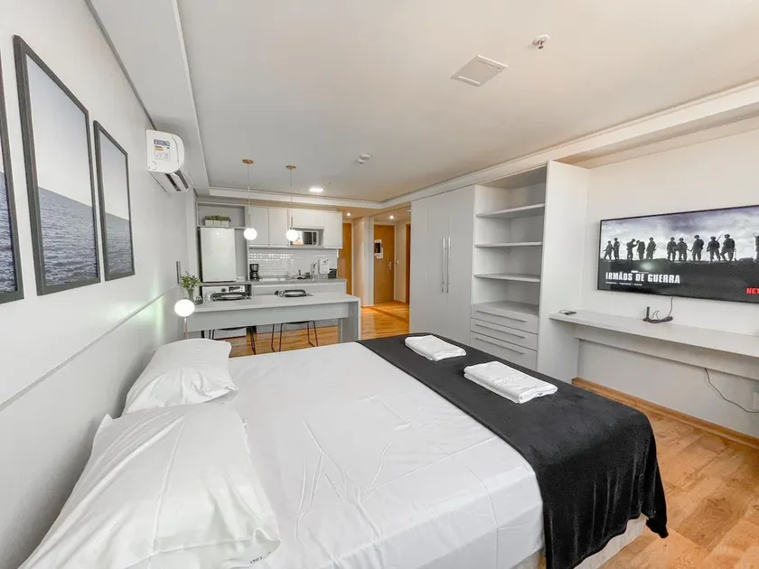 Comfort and Practicality at Flat Afonso Pena - Image 1
