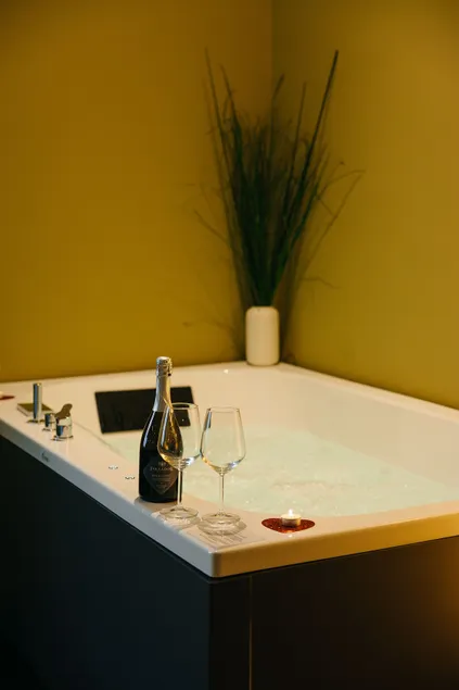 Victoria’s Suite&Spa with private parking - Image 1