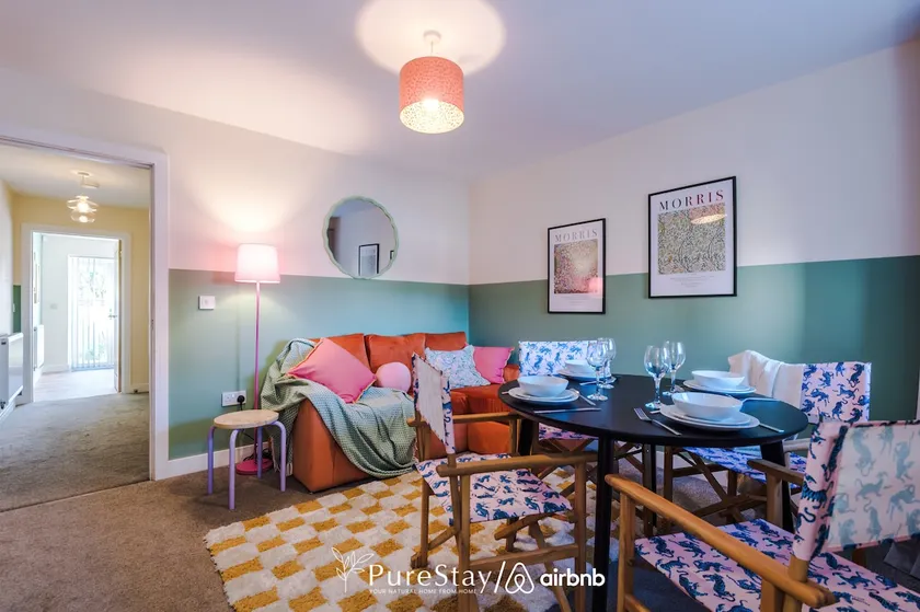 Practical 2 Bedroom House Perfect for Contractors in Grimsby by PureStay - 7 night min! - Image 1