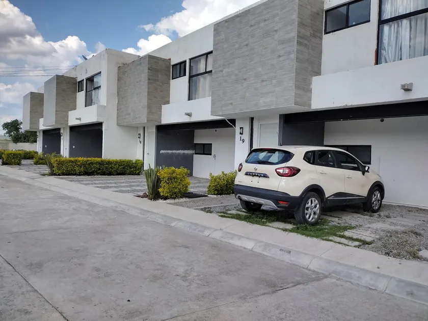Quiet, 2 bedroom/2.5 bathroom house - Image 1