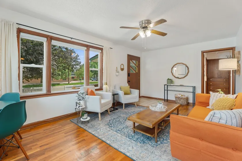 Pet-friendly house with fenced yard near Mtns - Image 1