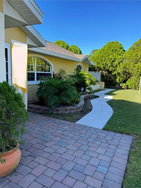 Sebring Garden Retreat - Image 1