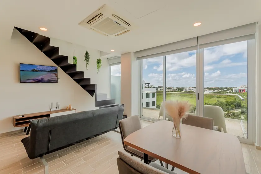 Penthouse Suite with Terrace / wifi, pool & gym - Image 1