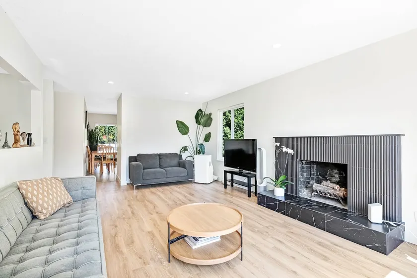 3-Bedroom Spacious Entire House/Beautiful Backyard - Image 1
