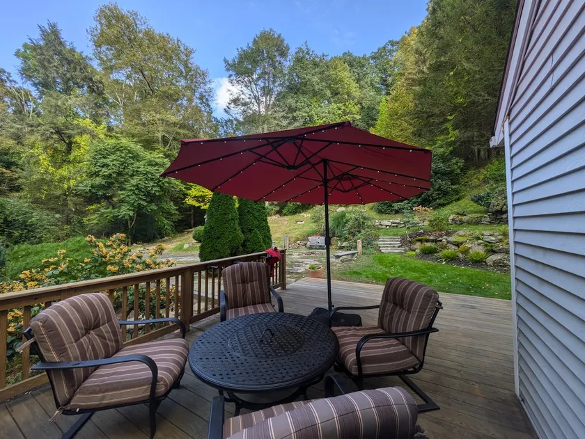 3 Acre Forest, 2 King Beds, Fireplace, BBQ & more - Image 1