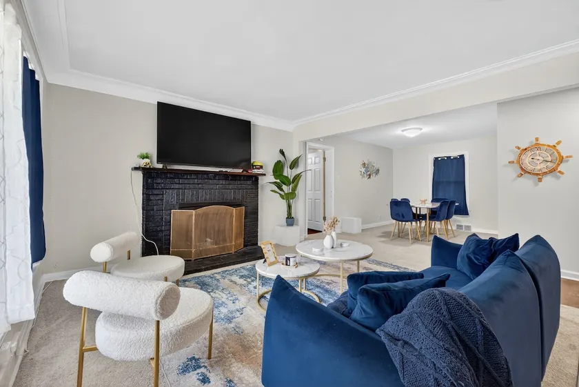 Spacious STL Retreat • Near Airport & Attractions - Image 1