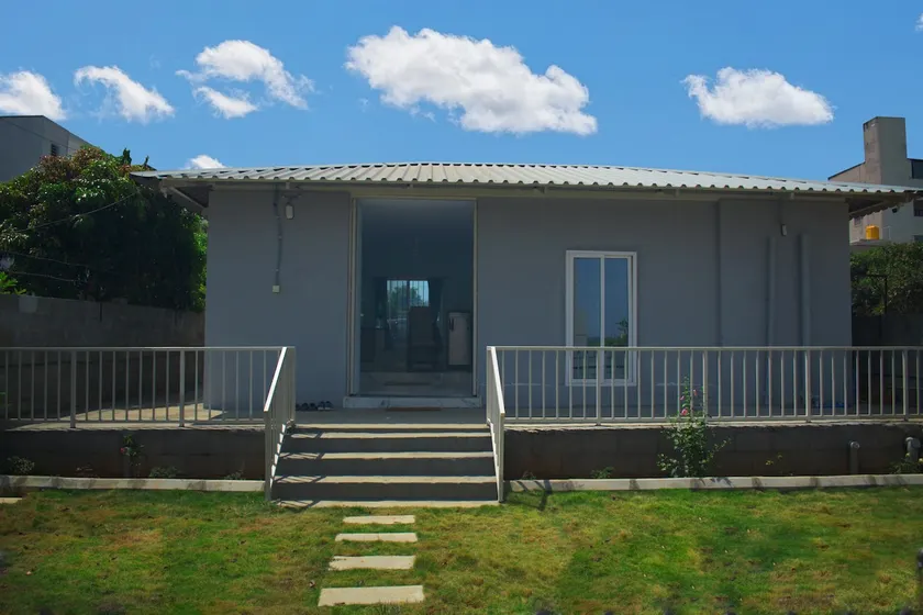 Spacious studio with Private garden & gazebo - Image 1