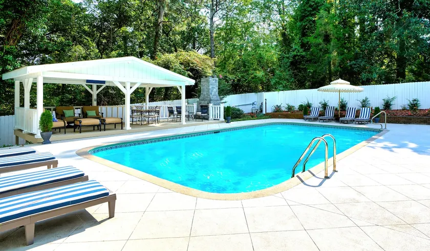 Pool*Sleeps 20*Stylish*Games*Close to Everything! - Image 1