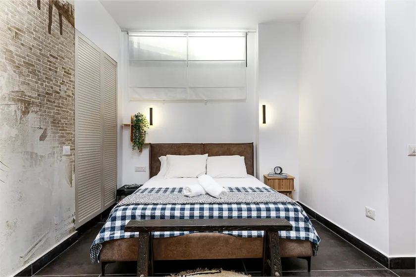 City Center Luxury Apartment - Image 1