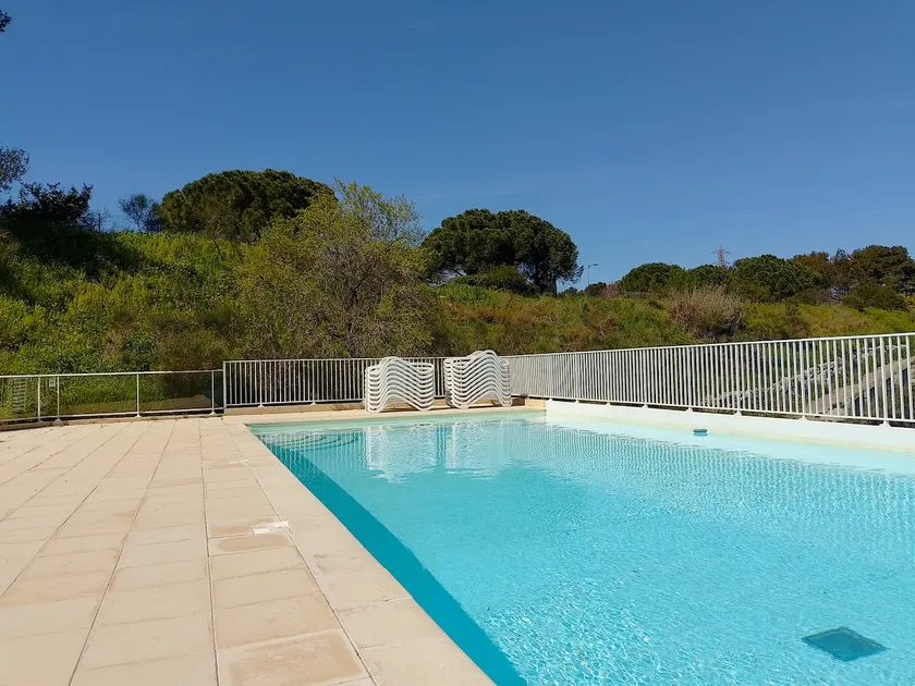 T2 Zen 4 people Carnoux-en-Provence - Image 1