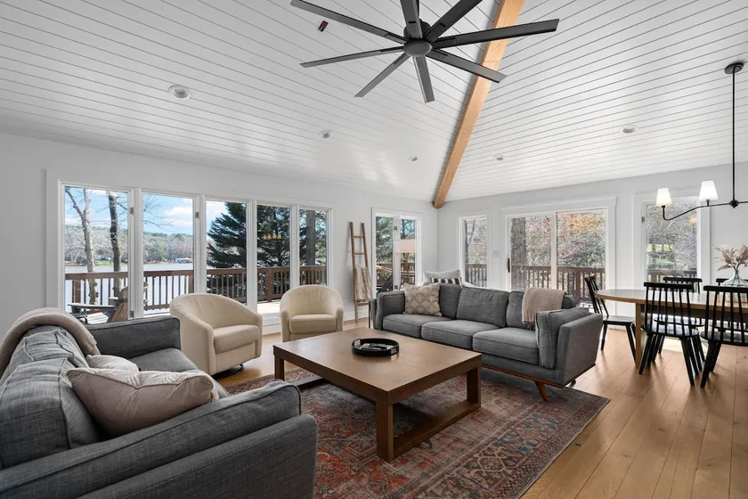 Stunning Waterfront 4BD/3BA Ranch on Lake Gaston! - Image 1
