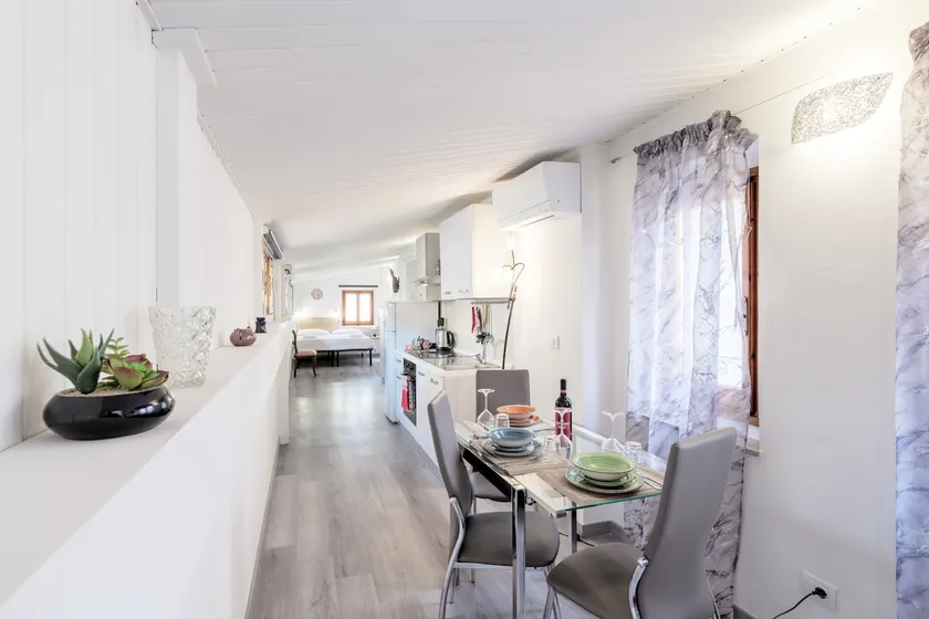 Suite Santa Croce with Private Terrace, A/C, Wi-Fi - Image 1
