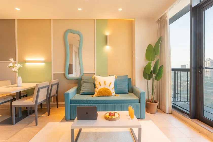 Gatsby’s Loft in the Clouds|Netflix|1BHK - Image 1