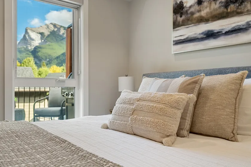 The Birchwood - 1 Bedroom Mountain View Suite - Image 1