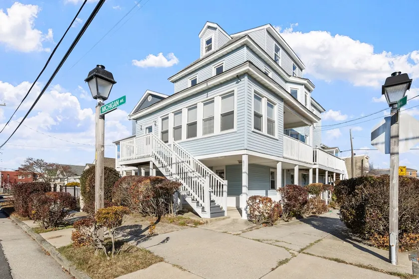 Massive 8BR 4-BA in AC - Big Group - Image 1