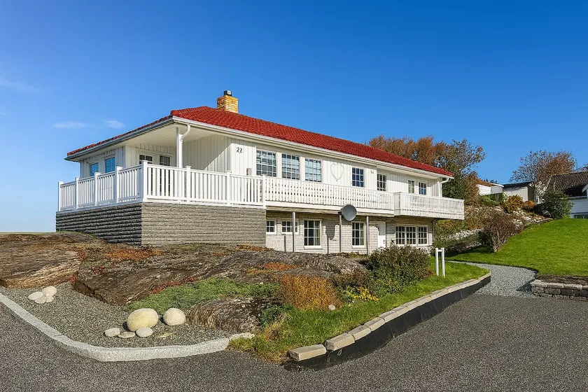 House with panoramic views in Bud - Image 1