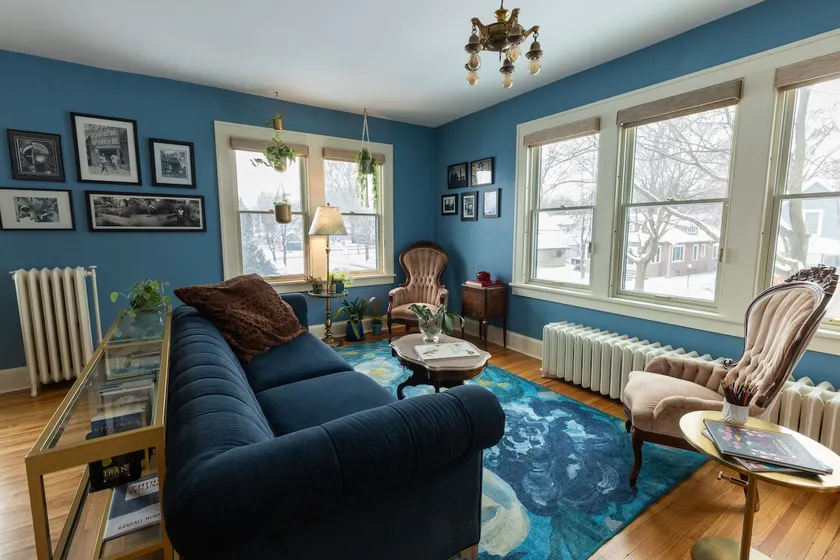 The Aviary: A Sunny, 2nd Floor, Vintage Duplex - Image 1