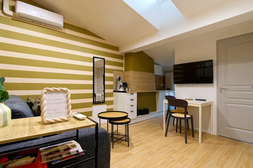 The Castel: Calm & Comfort in the city center - Image 1